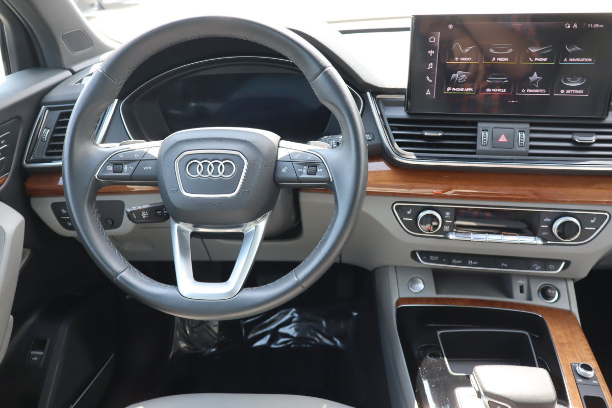 Used 2023 Audi Q5 2.0T Premium Plus w/ Premium Plus Package AWD/4WD image 17