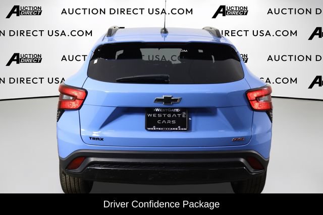 Used 2024 Chevrolet Trax RS w/ Sunroof Package FWD image 3
