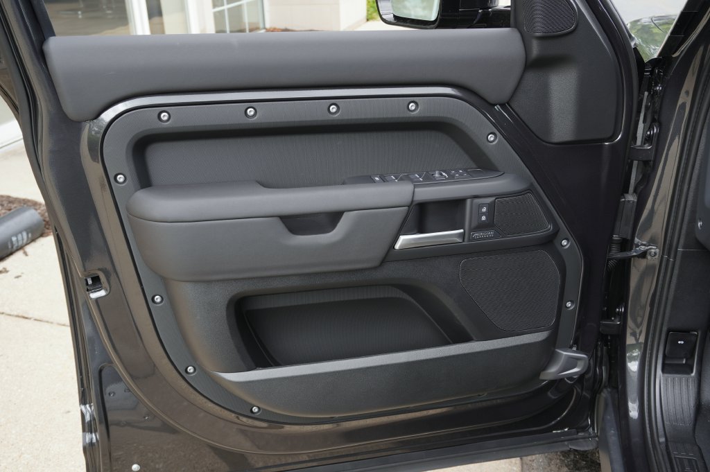 New 2026 Land Rover Defender 110 X-Dynamic SE AWD/4WD image 10
