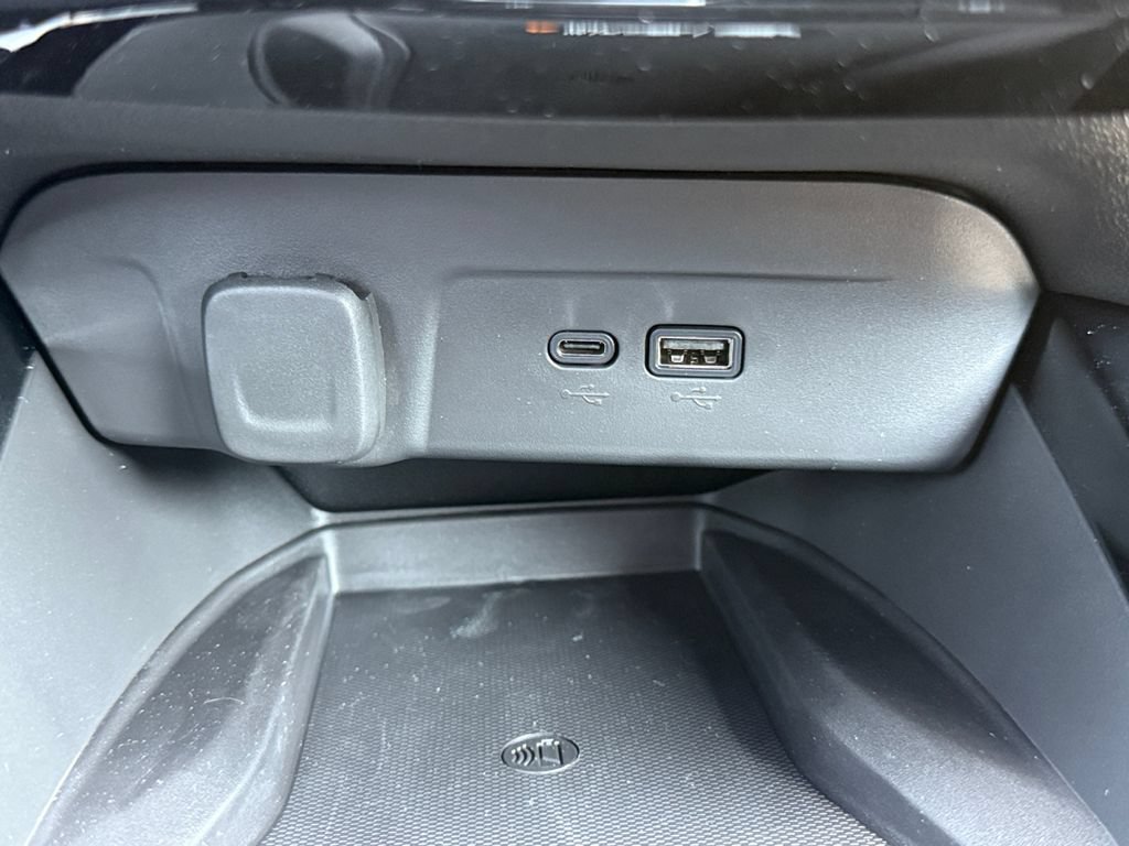 New 2026 Chevrolet Trax RS w/ Sunroof Package FWD image 28