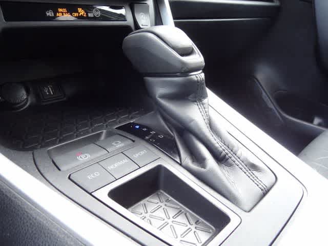 Used 2024 Toyota RAV4 XLE FWD image 27