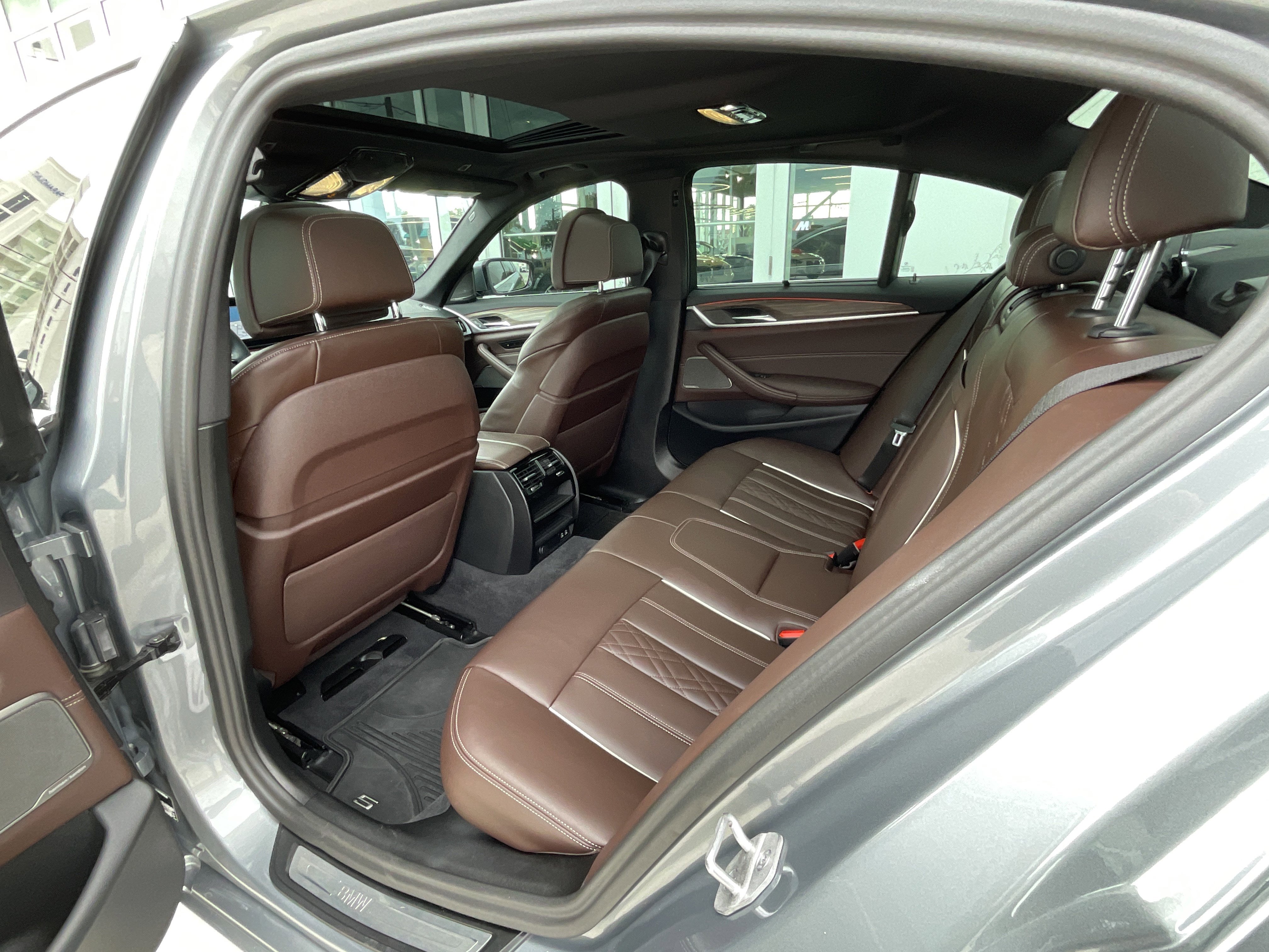 Certified 2023 BMW 540i w/ Executive Package image 23