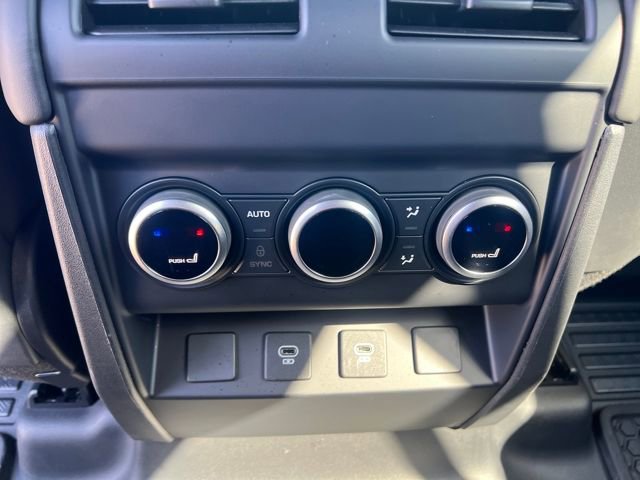 Used 2025 Land Rover Defender 110 X-Dynamic SE image 23