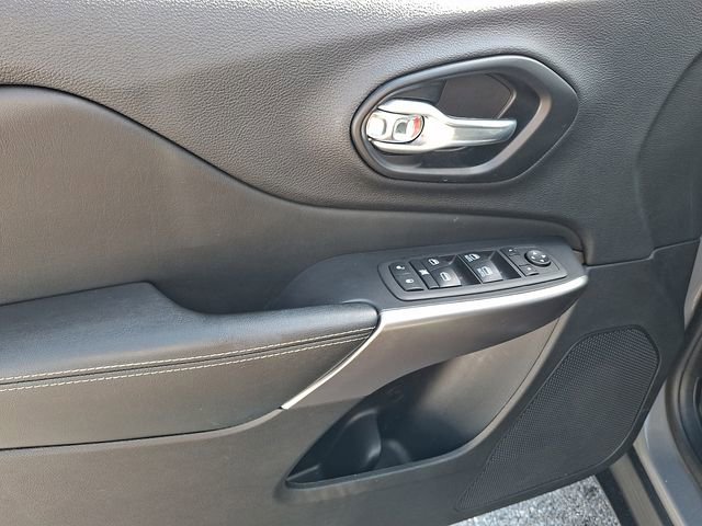 Used 2021 Jeep Cherokee Latitude Lux image 12