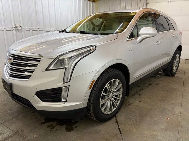 Used 2018 Cadillac XT5 Luxury w/ Driver Awareness Package AWD/4WD image 3