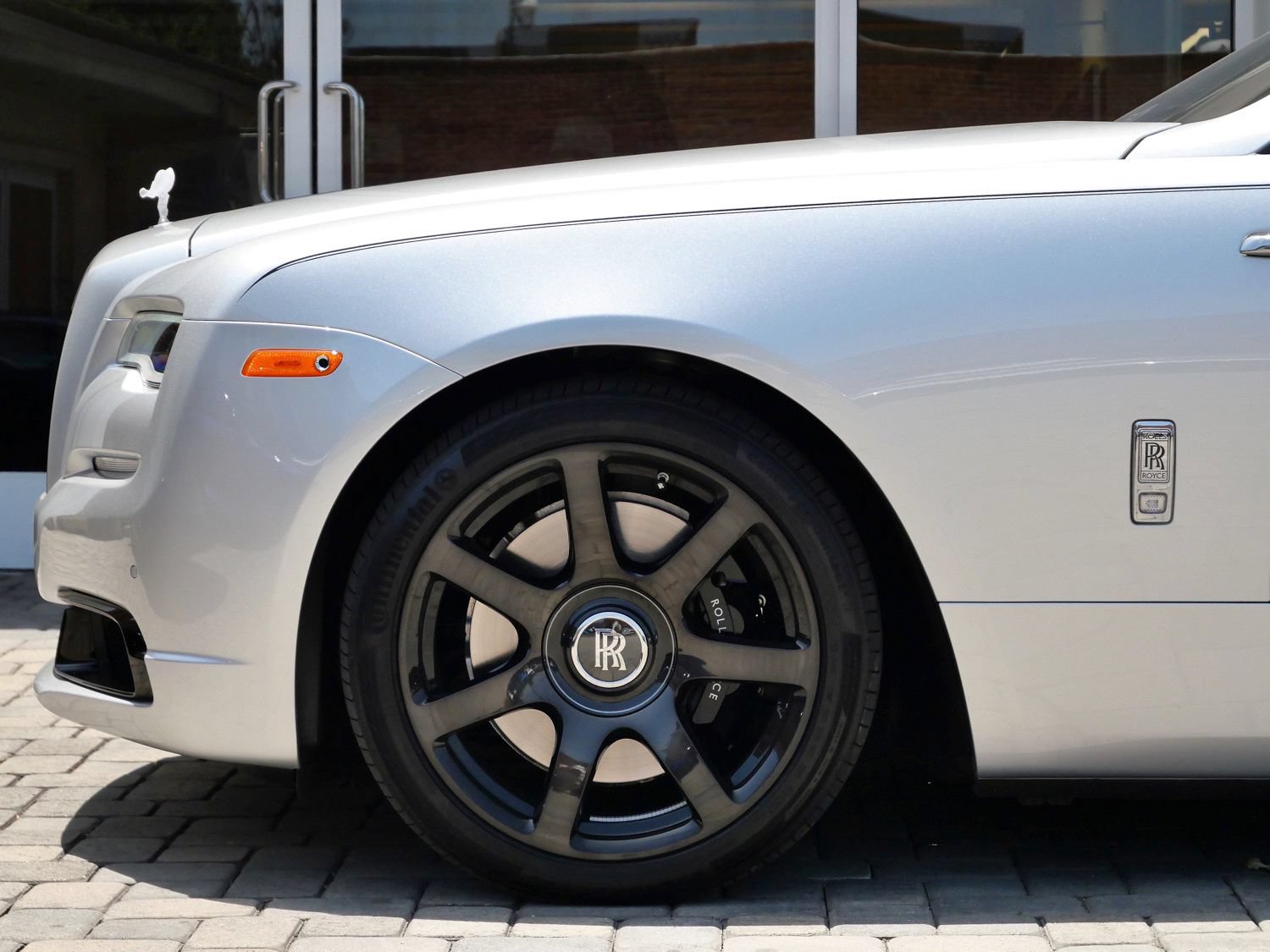 Used 2021 Rolls-Royce Dawn RWD image 11