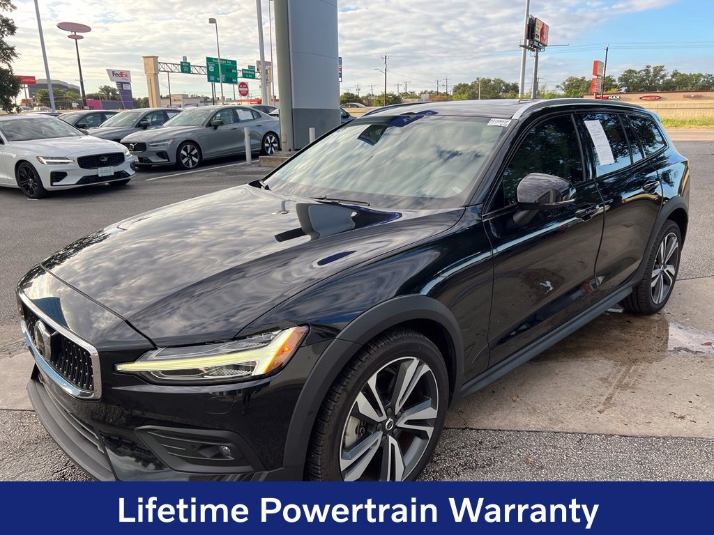 Certified 2024 Volvo V60 B5 Cross Country Plus w/ Protection Package Premier AWD/4WD image 3