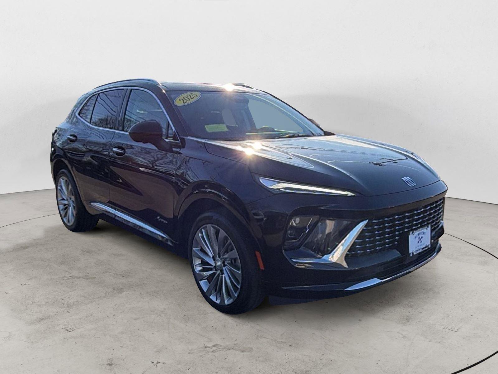 New 2025 Buick Envision Avenir image 1