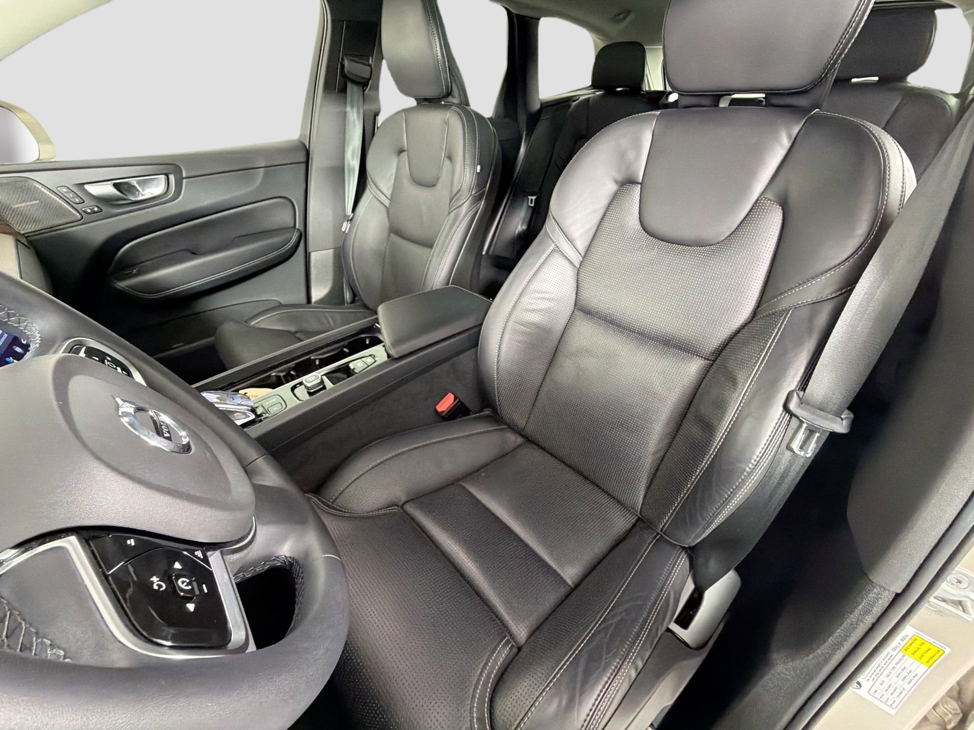 Certified 2023 Volvo XC60 B5 Ultimate w/ Climate Package AWD/4WD image 21