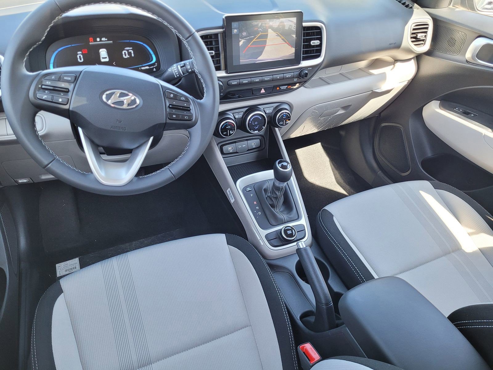 New 2025 Hyundai Venue SEL image 7