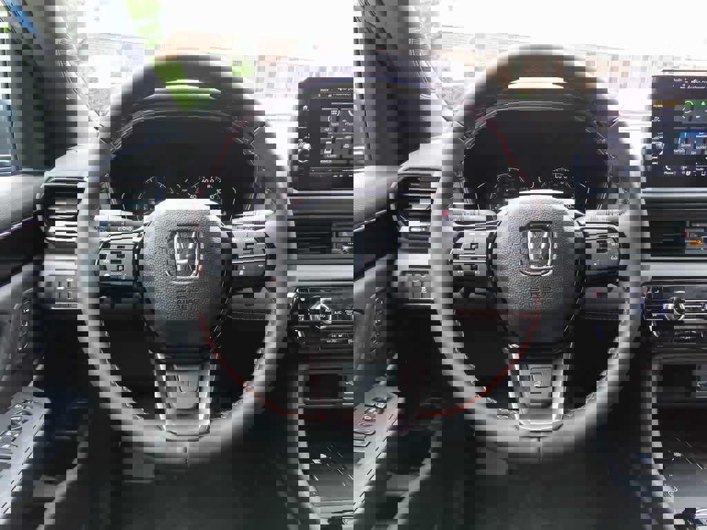 New 2025 Honda Pilot TrailSport image 19