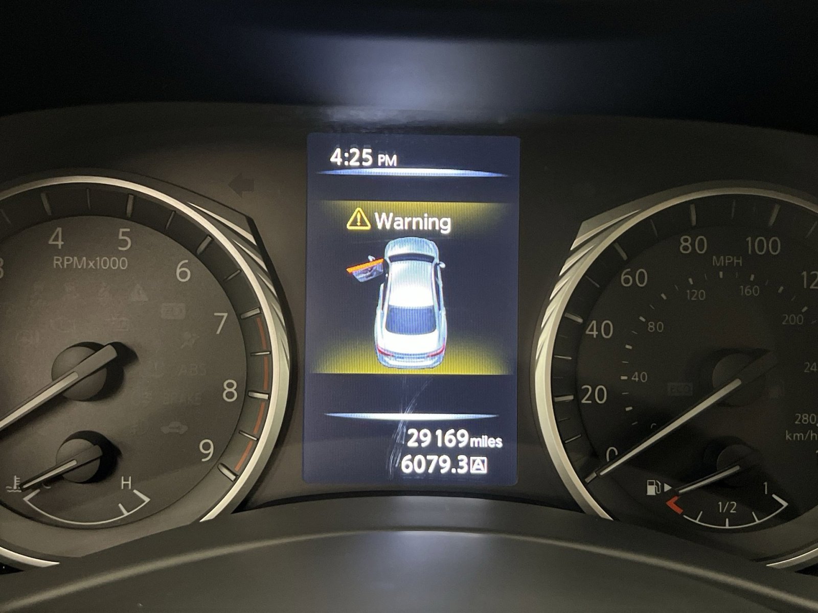 Used 2018 INFINITI Q50 Luxe w/ Essential Package (3.0T Luxe) image 16