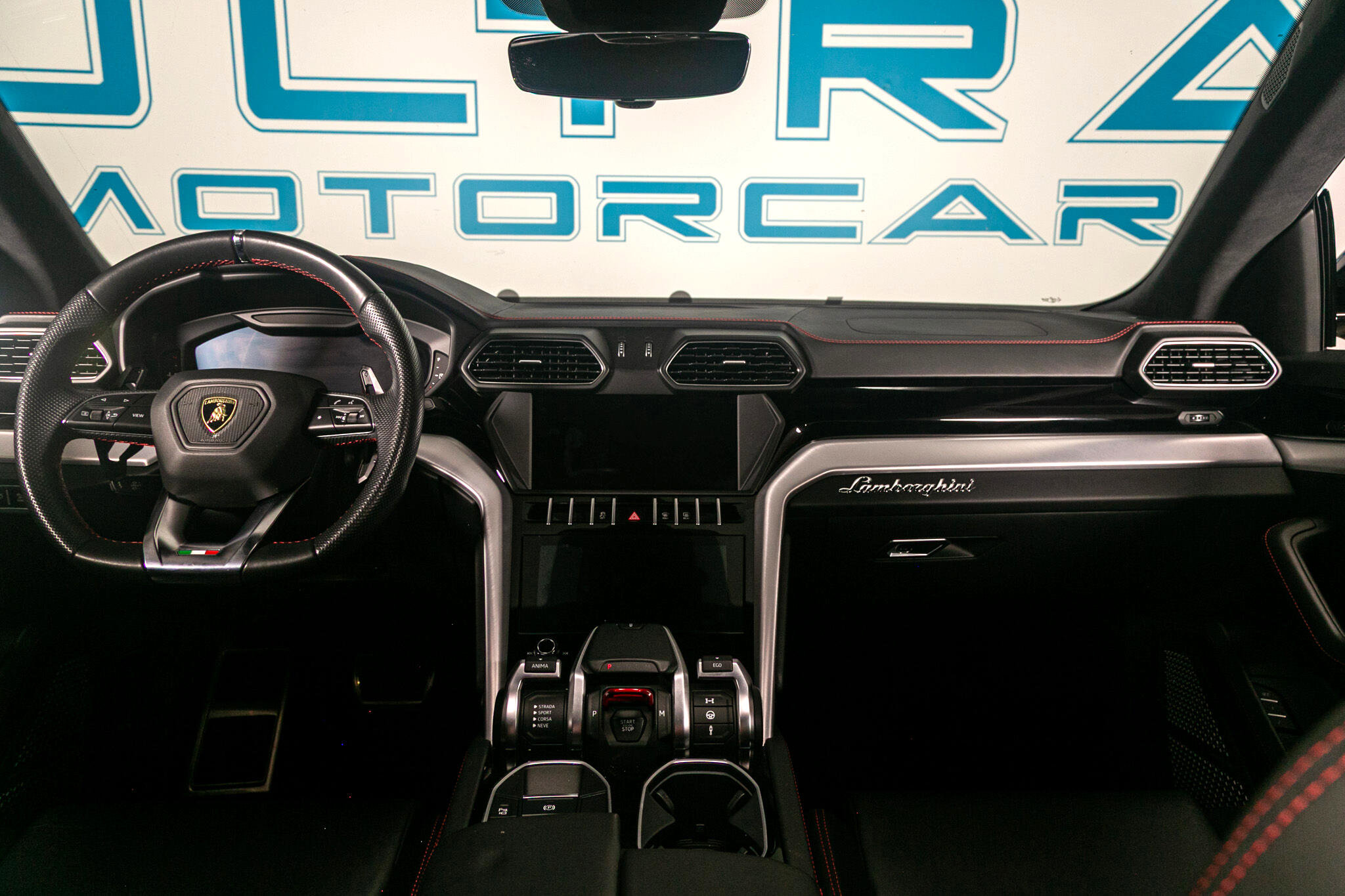 Used 2019 Lamborghini Urus image 6