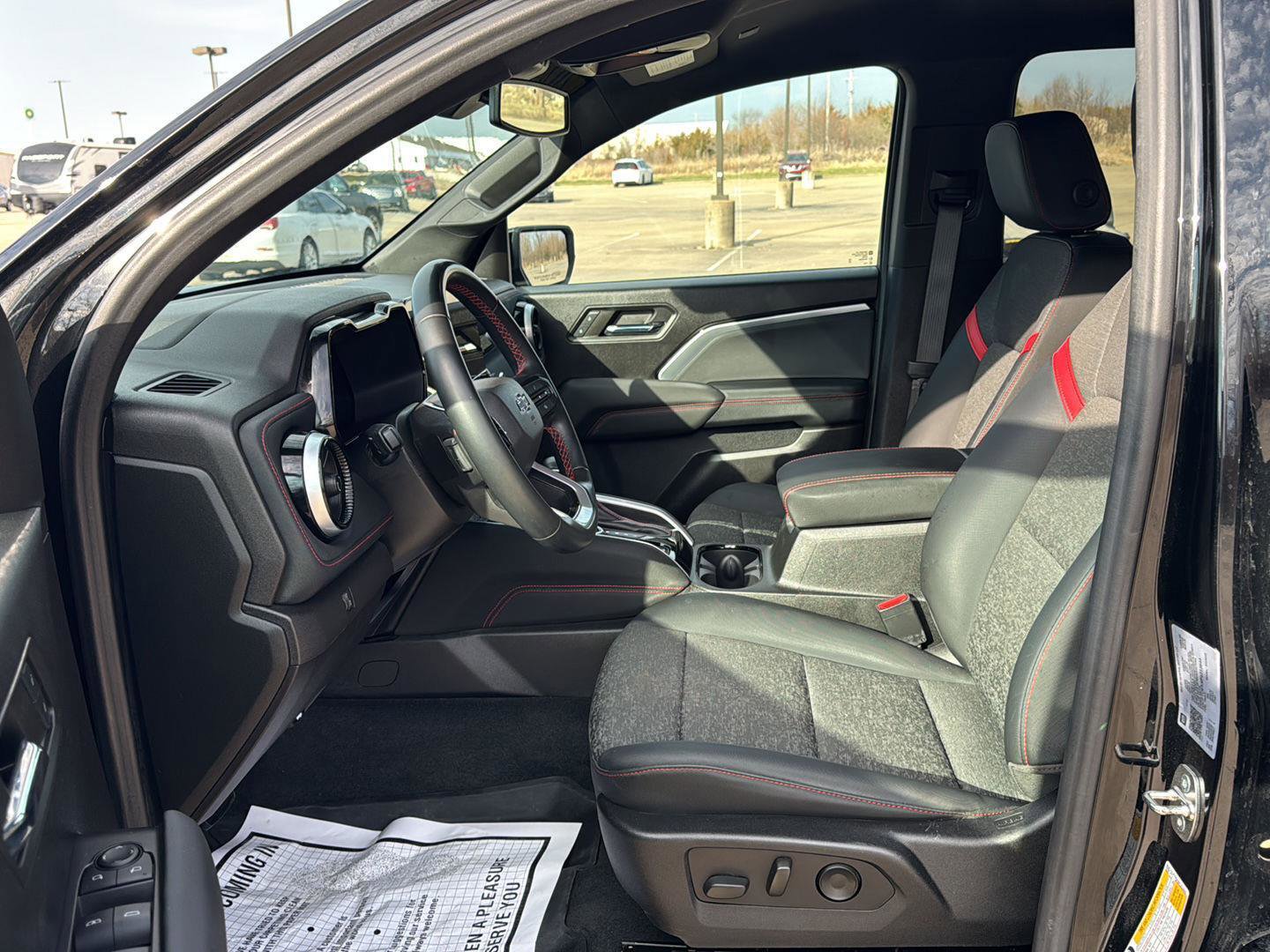 Used 2023 Chevrolet Colorado Z71 w/ Z71 Convenience Package 2 image 9