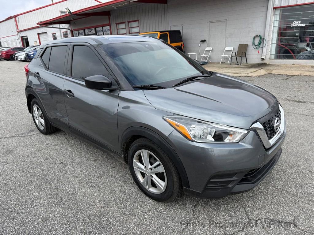 Used 2020 Nissan Kicks S image 3