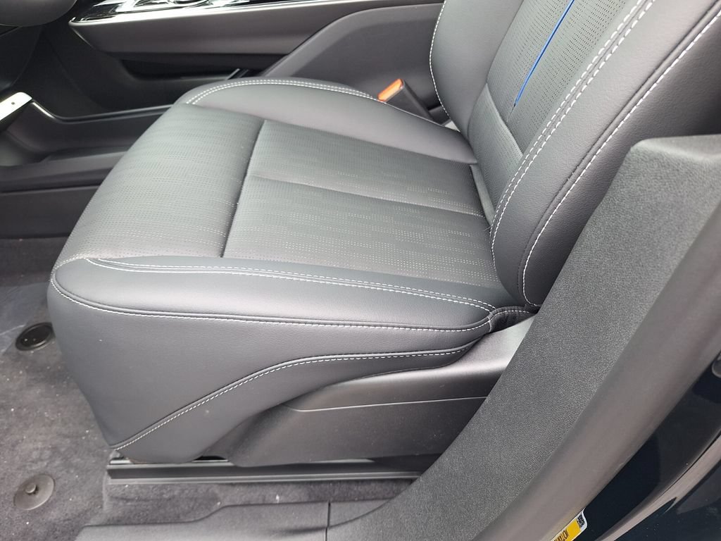 New 2026 Cadillac Lyriq Premium Luxury RWD image 32
