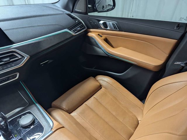 Used 2021 BMW X5 M50i w/ Premium Package AWD/4WD image 8