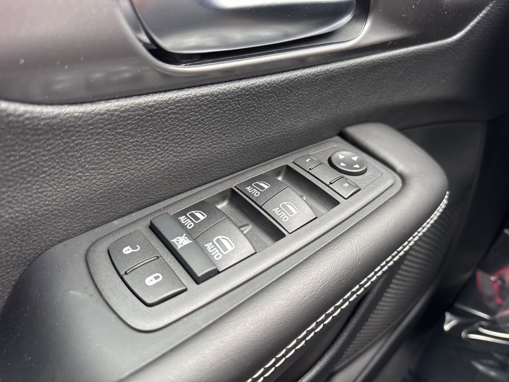 New 2026 Chrysler Pacifica Select image 8