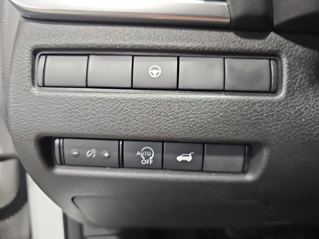 Used 2023 Nissan Rogue SL AWD/4WD image 25