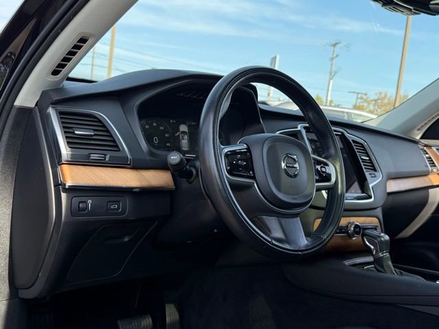 Used 2022 Volvo XC90 T6 Momentum w/ Climate Package image 13
