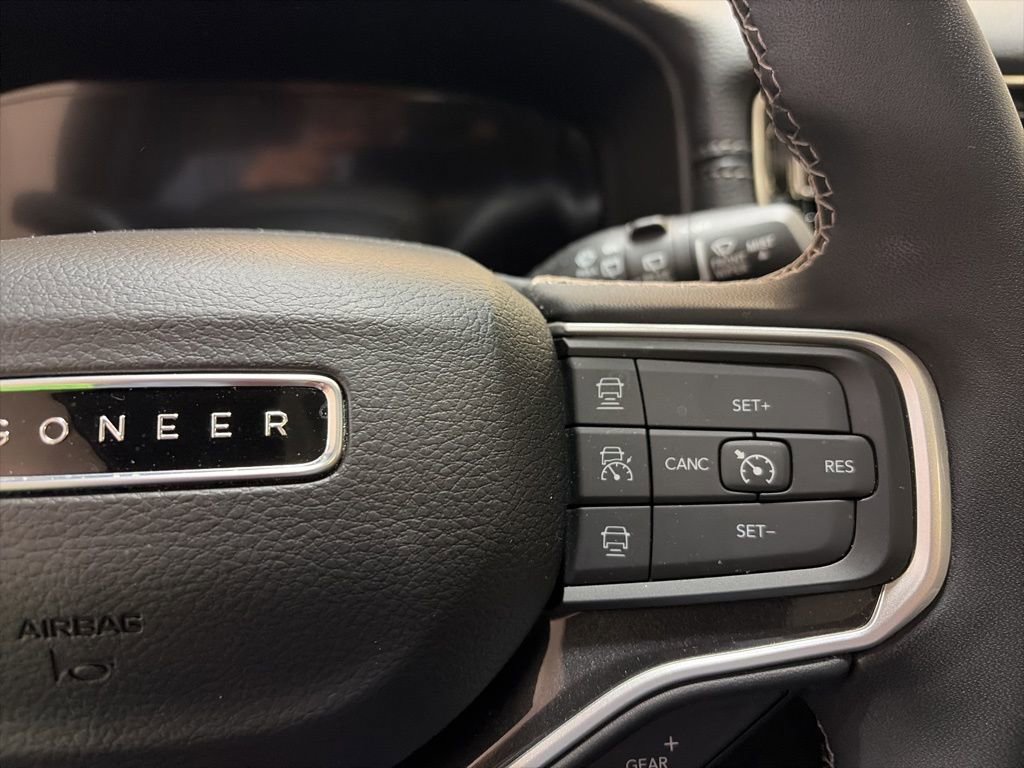 Used 2024 Jeep Wagoneer L 4WD w/ Premium Group I image 29