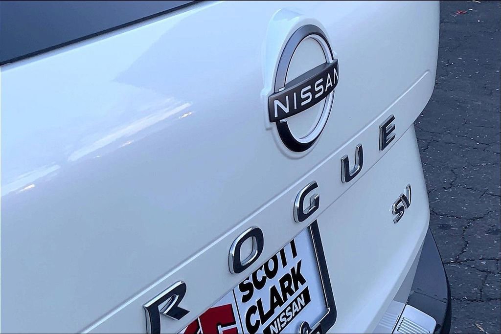 Used 2023 Nissan Rogue SV w/ SV Premium B Package image 23