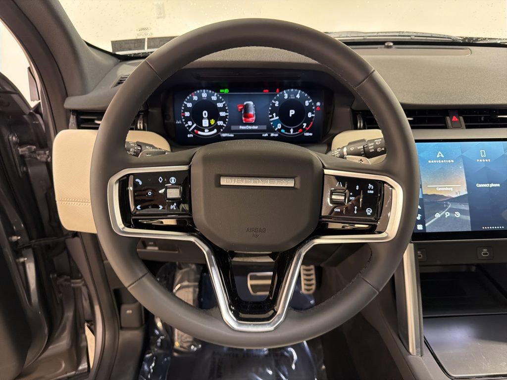 Used 2025 Land Rover Discovery Sport Dynamic SE image 14