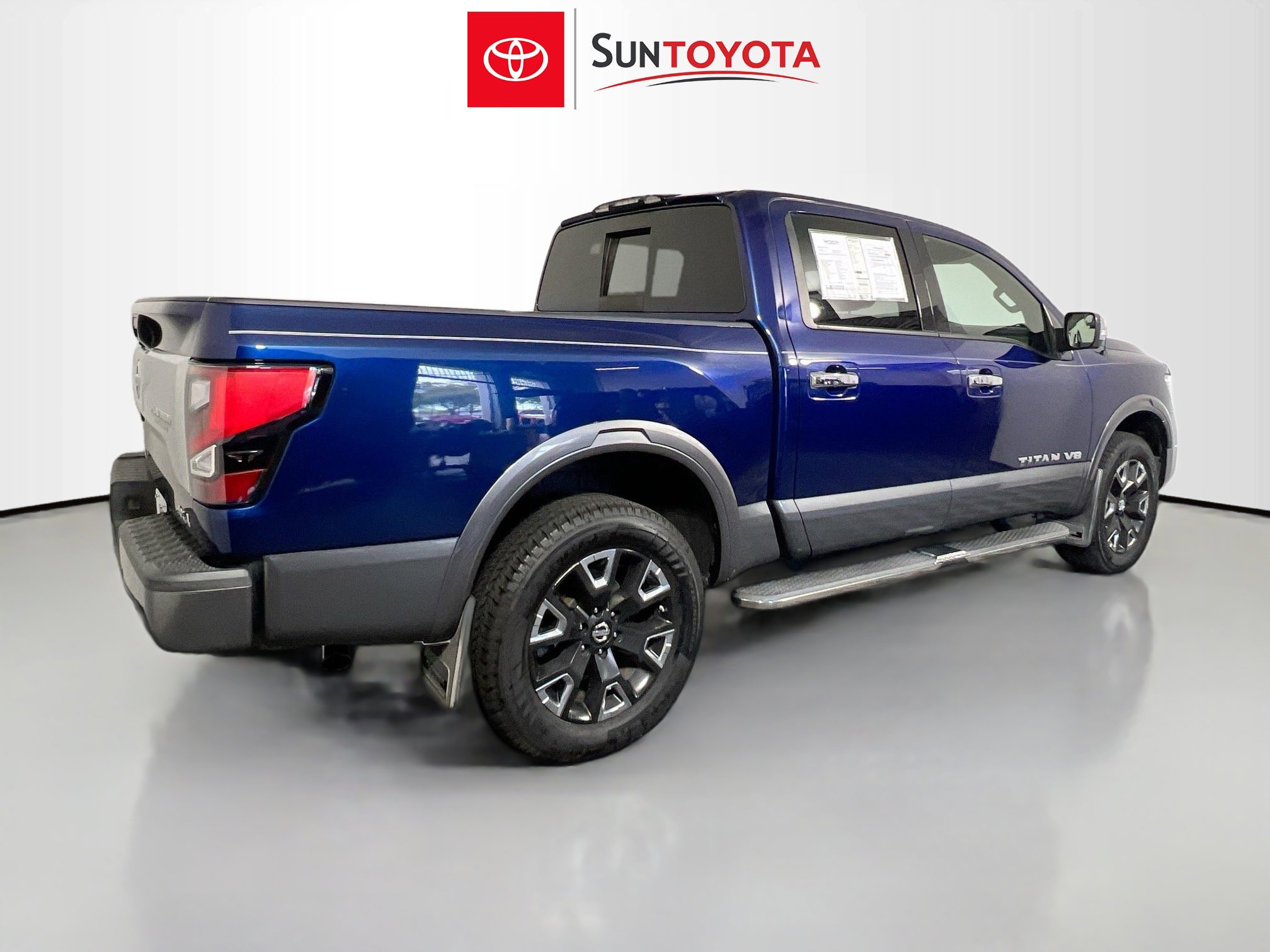 Used 2020 Nissan Titan Platinum Reserve w/ Moonroof Package image 4