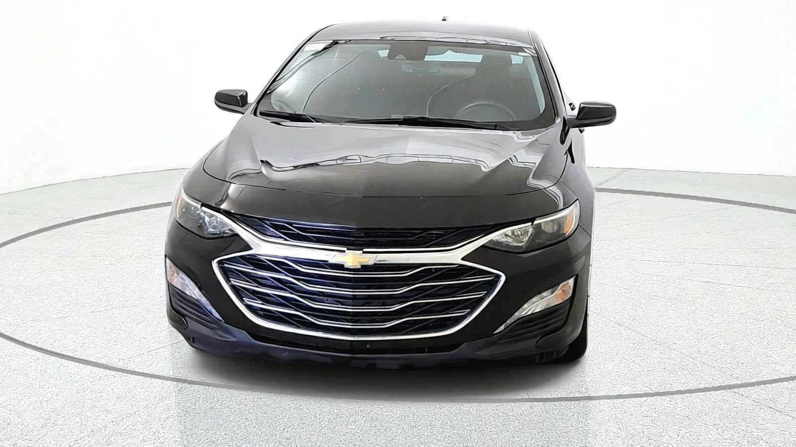 Used 2025 Chevrolet Malibu LT FWD image 3