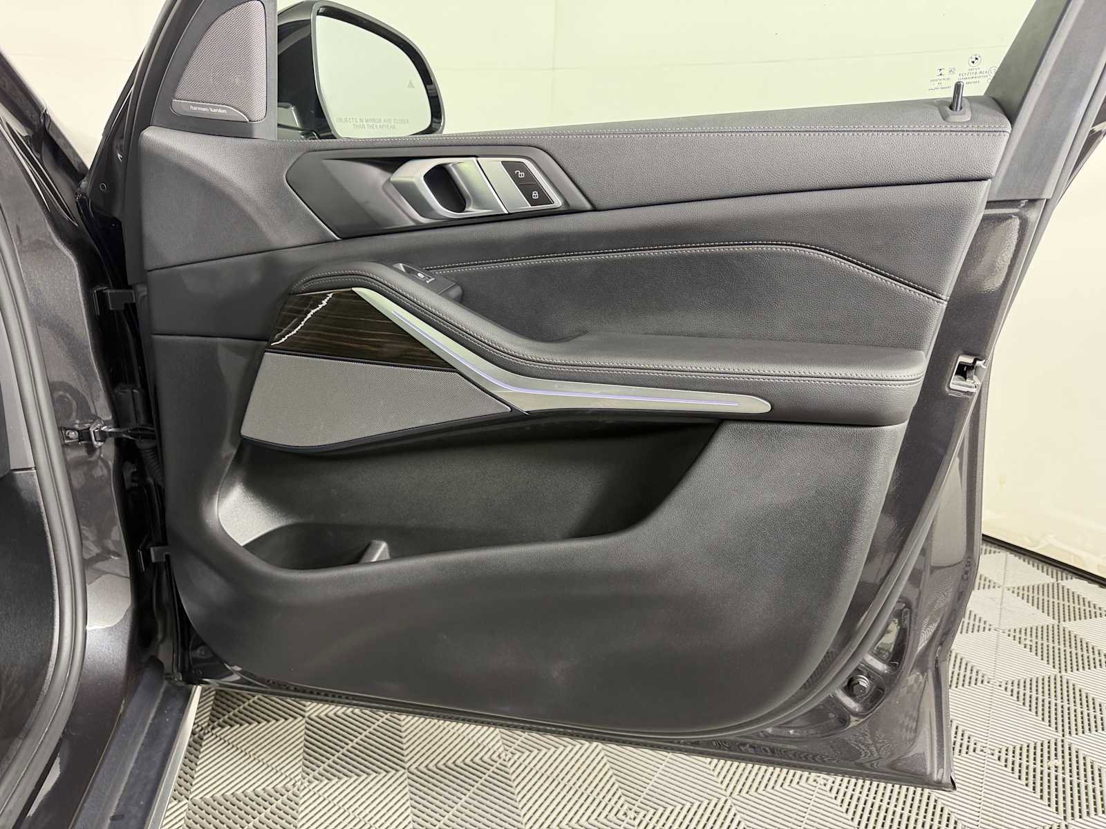 Used 2021 BMW X5 xDrive45e w/ Premium Package image 12