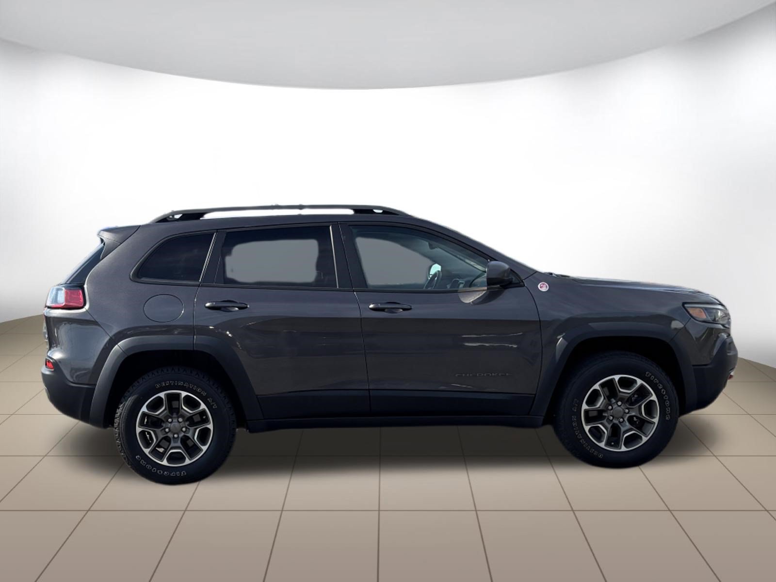 Used 2020 Jeep Cherokee Trailhawk w/ Cold Weather Group AWD/4WD image 8