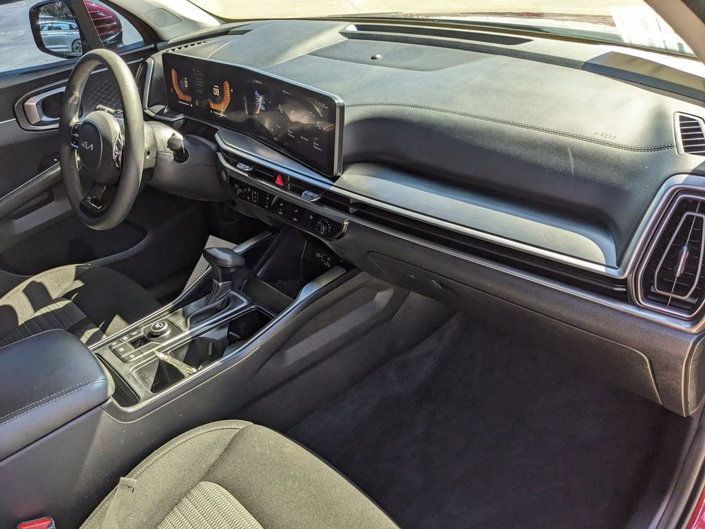 Certified 2025 Kia Sorento LX FWD image 14