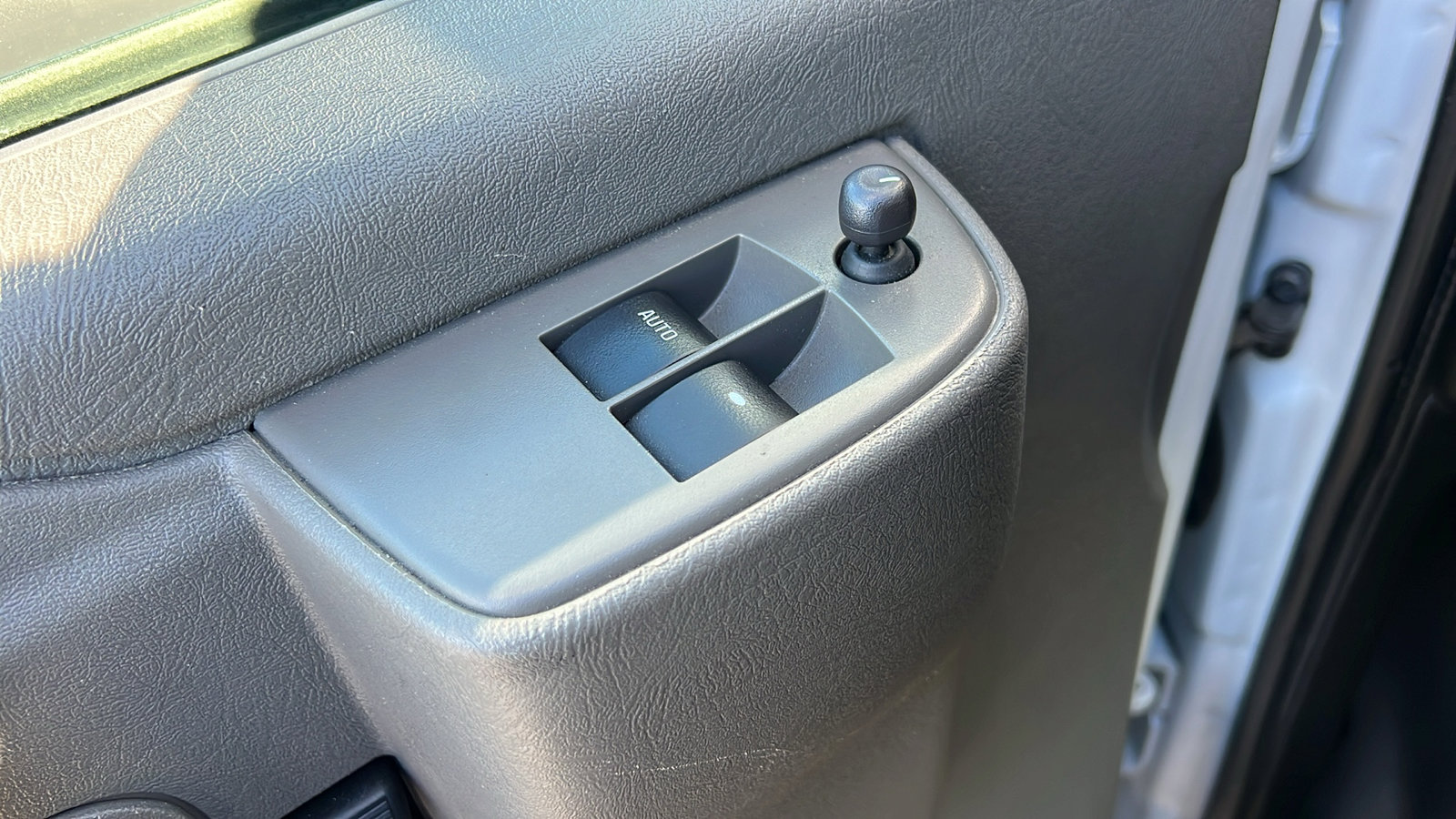 Certified 2022 Chevrolet Express 2500 w/ Driver Convenience Package image 17