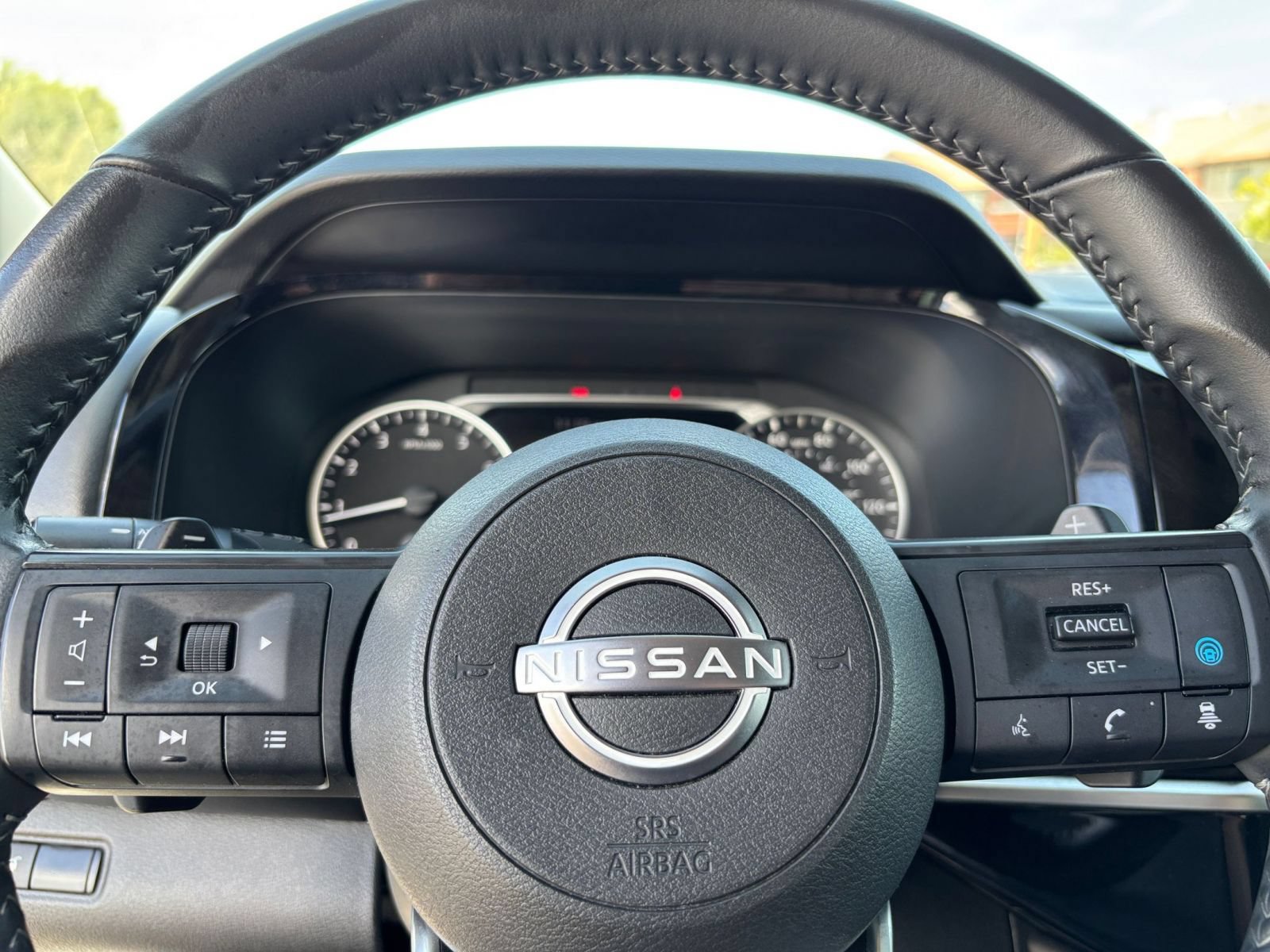 Used 2025 Nissan Pathfinder SV AWD/4WD image 25