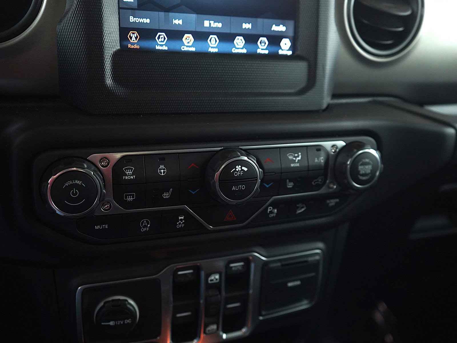 Used 2018 Jeep Wrangler Unlimited Sport S image 21