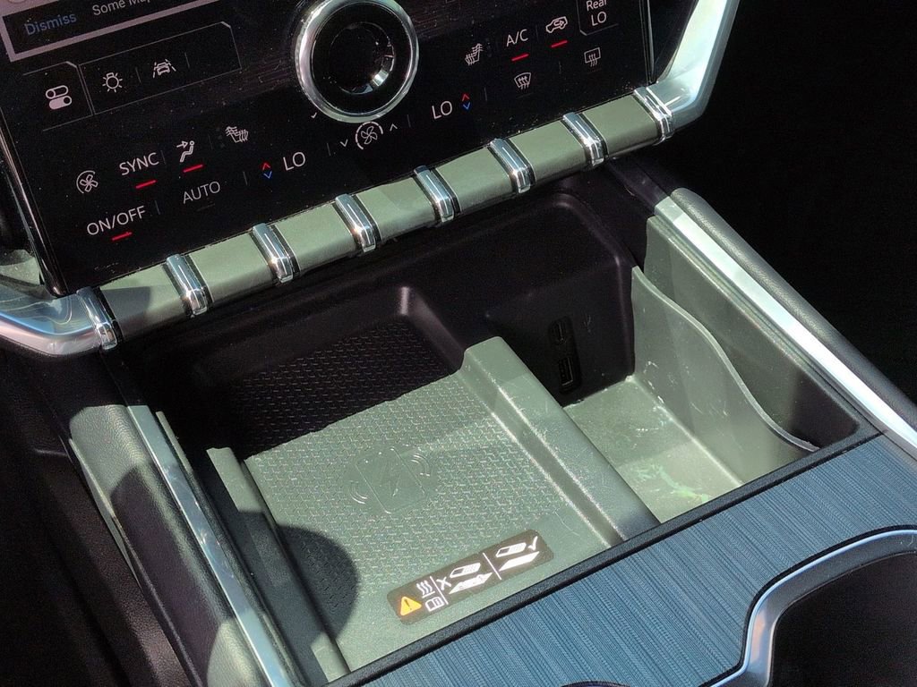 Used 2024 GMC Acadia Elevation image 17