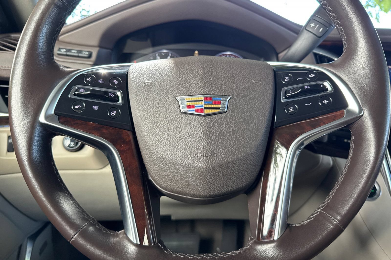 Used 2015 Cadillac Escalade ESV Luxury AWD/4WD image 23