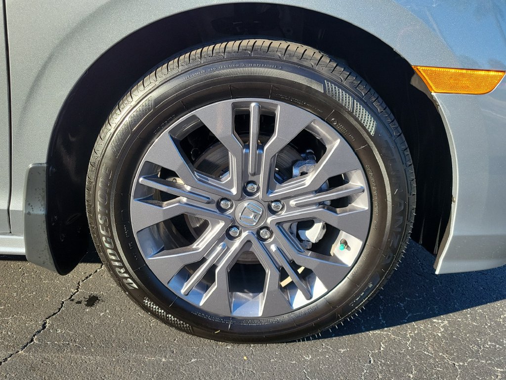 Certified 2026 Honda Odyssey Touring image 7
