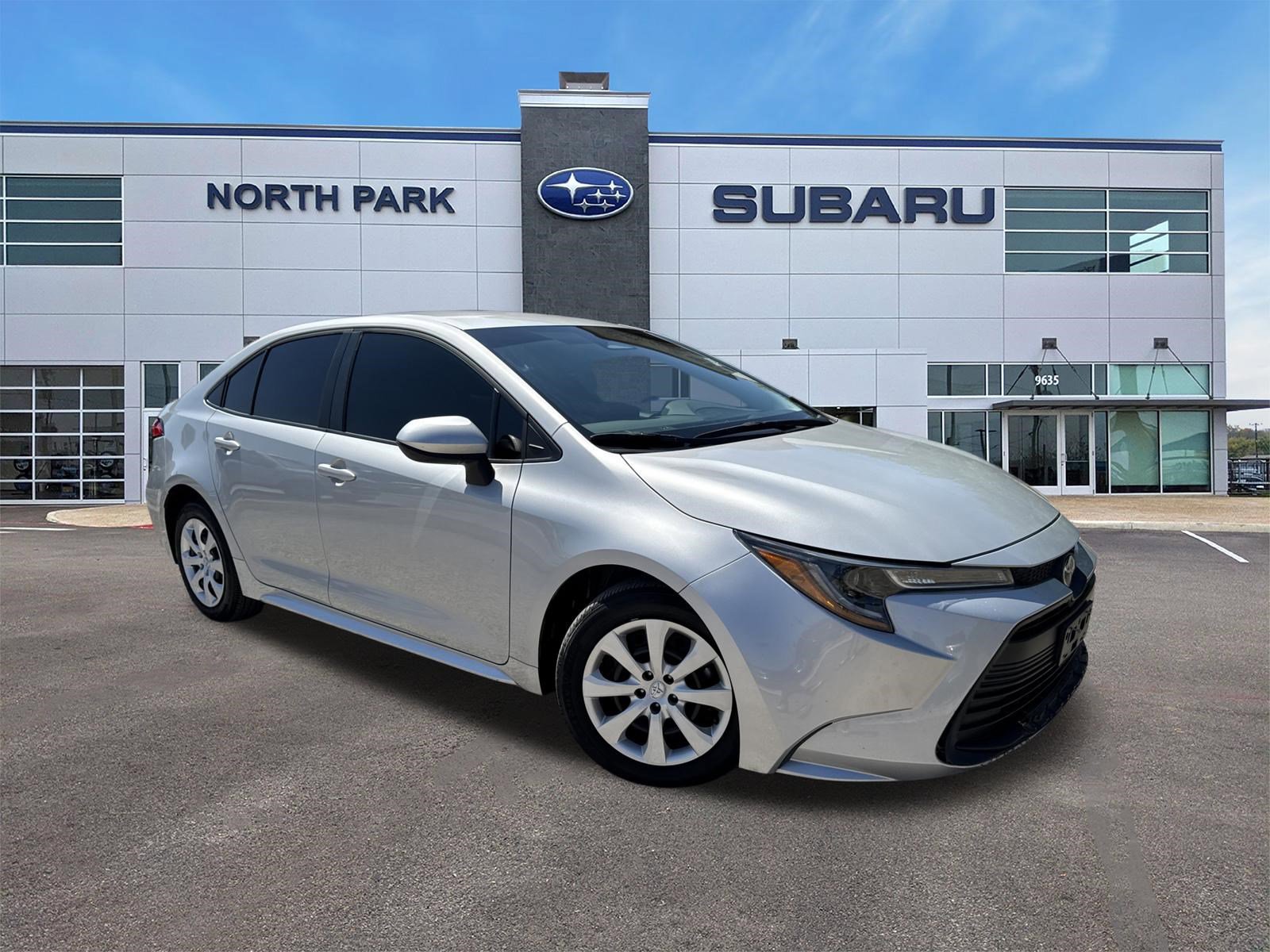 Used 2024 Toyota Corolla LE FWD image 1