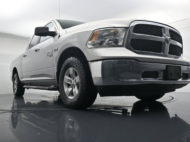 Used 2019 RAM 1500 Classic SLT AWD/4WD image 31