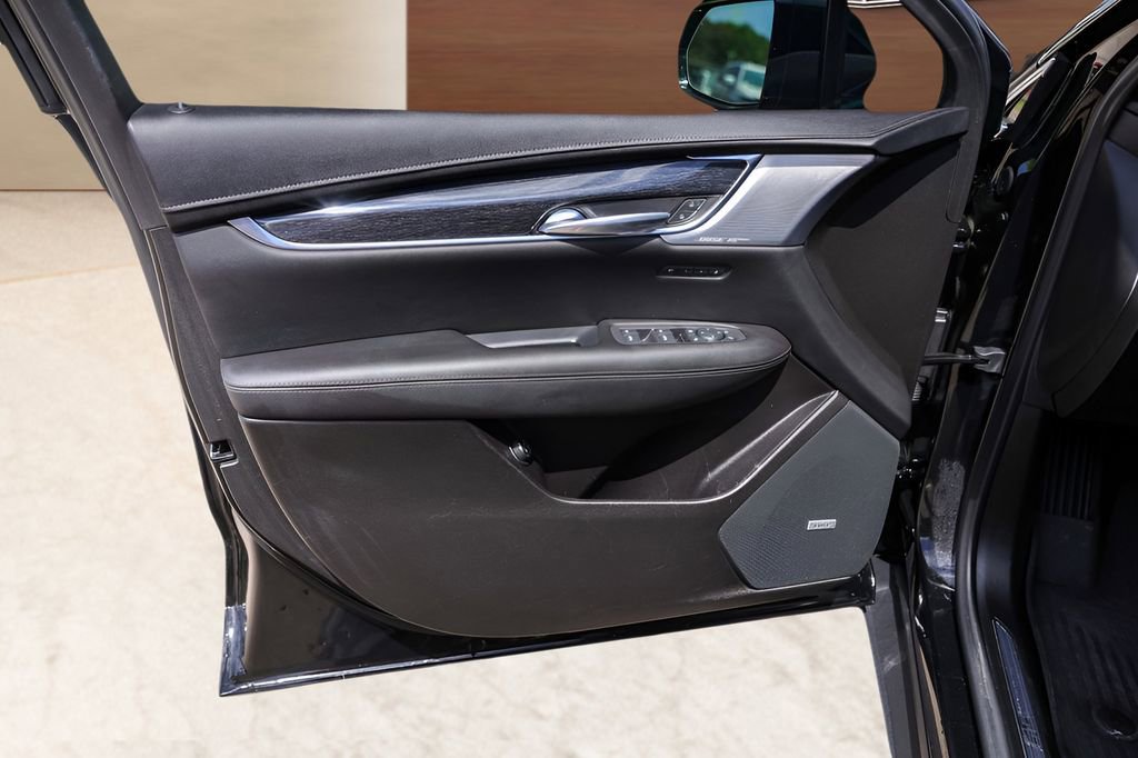 Certified 2022 Cadillac XT5 Premium Luxury w/ LPO, Floor Liner Package image 24