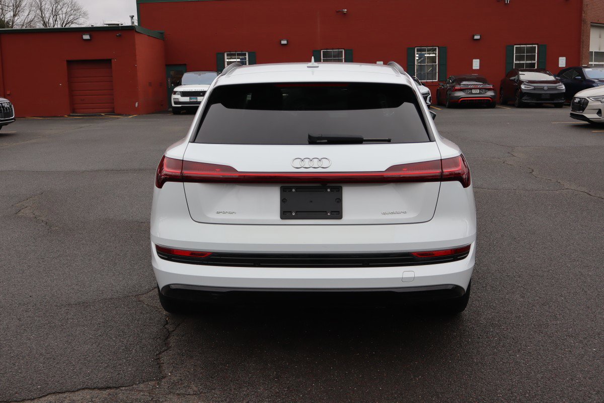 Used 2021 Audi e-tron Premium w/ Convenience Plus Package image 6