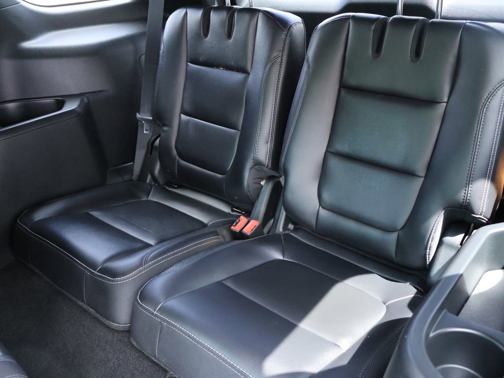 Used 2019 Ford Explorer Limited w/ Safe & Smart Package AWD/4WD image 15