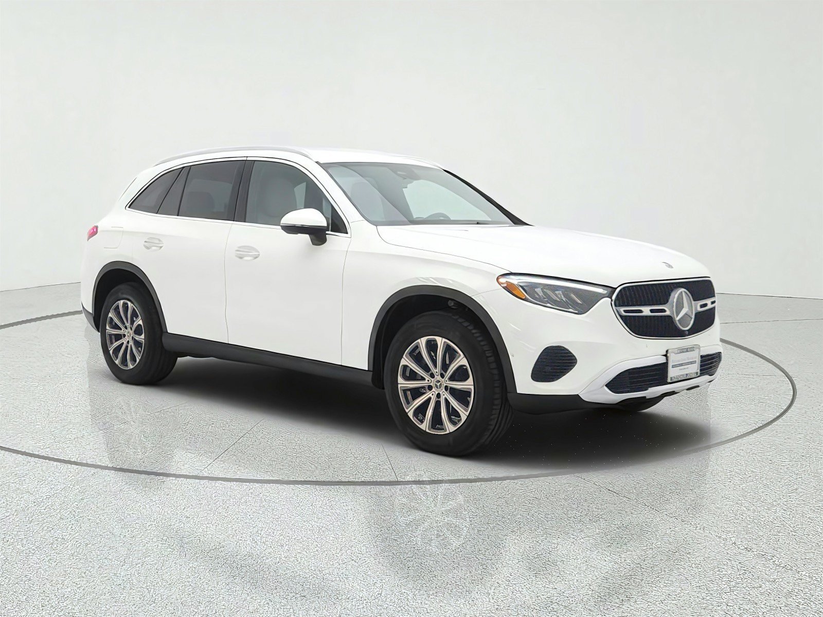 Used 2026 Mercedes-Benz GLC 300 image 3