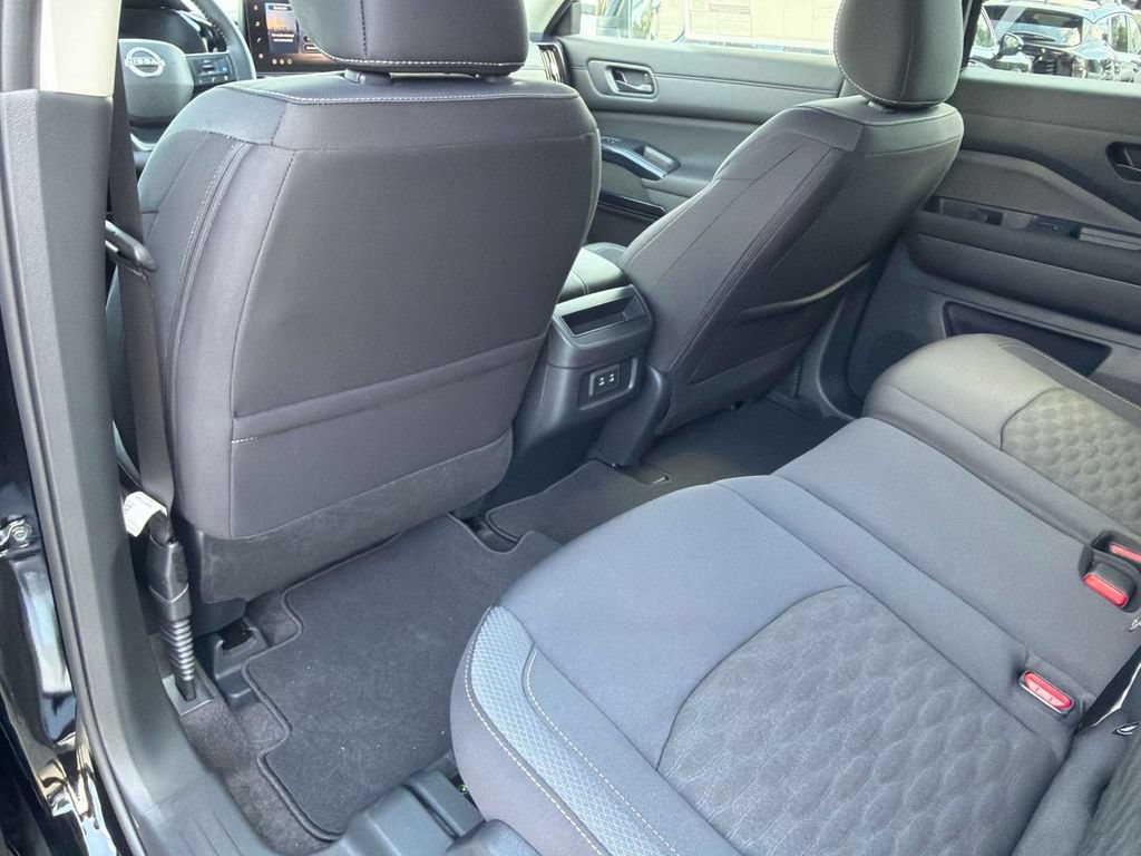 New 2026 Nissan Pathfinder SV w/ Lighting Package FWD image 19