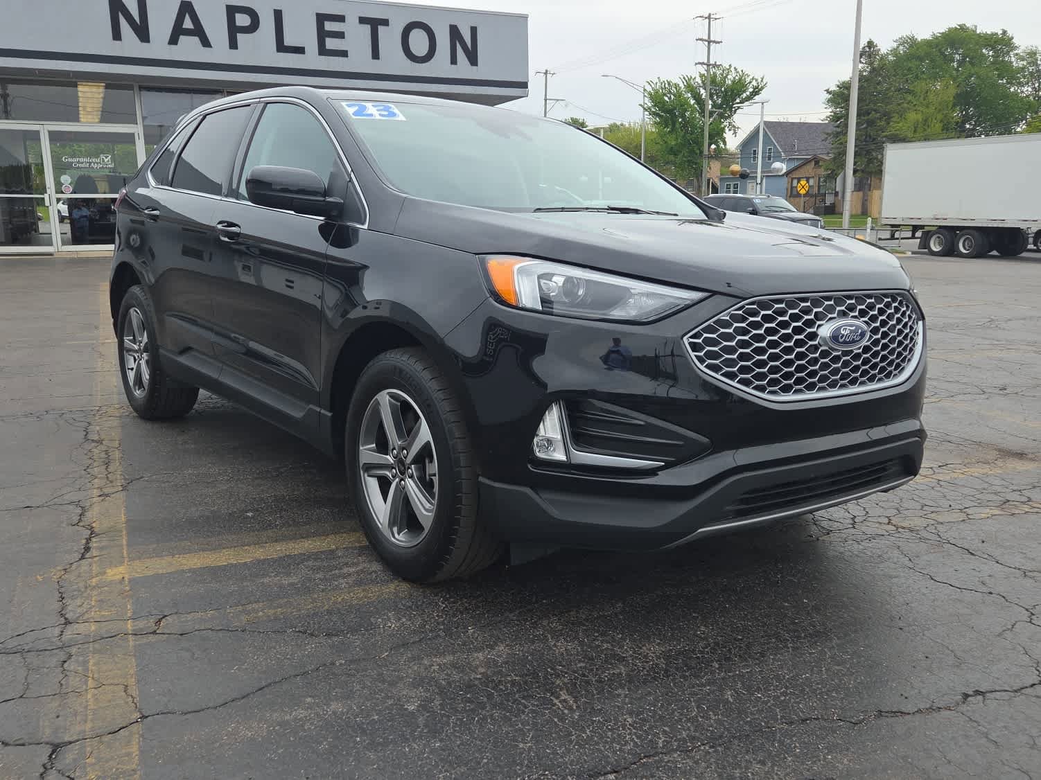 Used 2023 Ford Edge SEL w/ Convenience Package AWD/4WD image 3