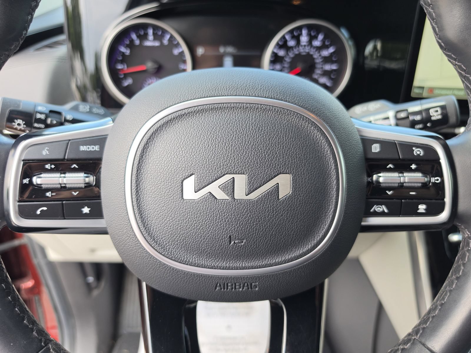Used 2022 Kia Carnival SX FWD image 34