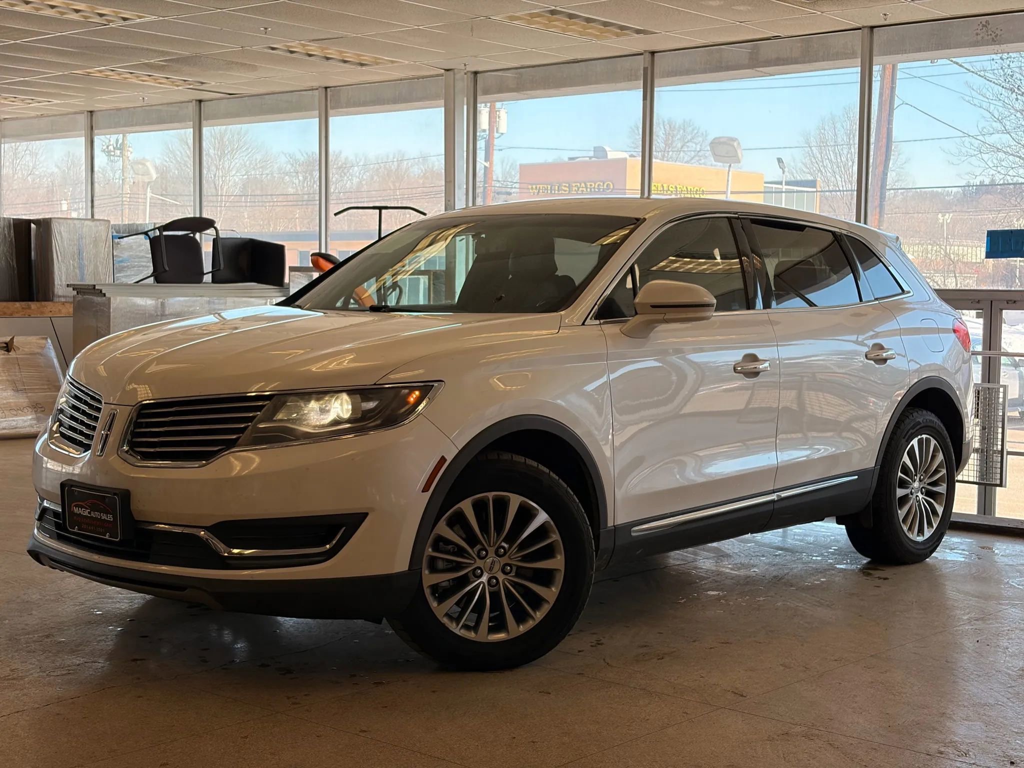 Used 2017 Lincoln MKX Select w/ Select Plus Package image 44