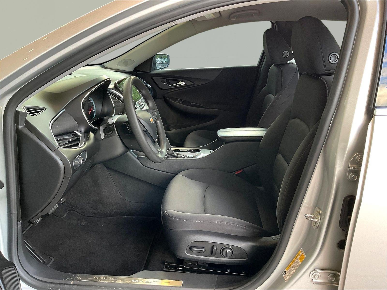 Used 2020 Chevrolet Malibu LT w/ Redline Edition FWD image 20