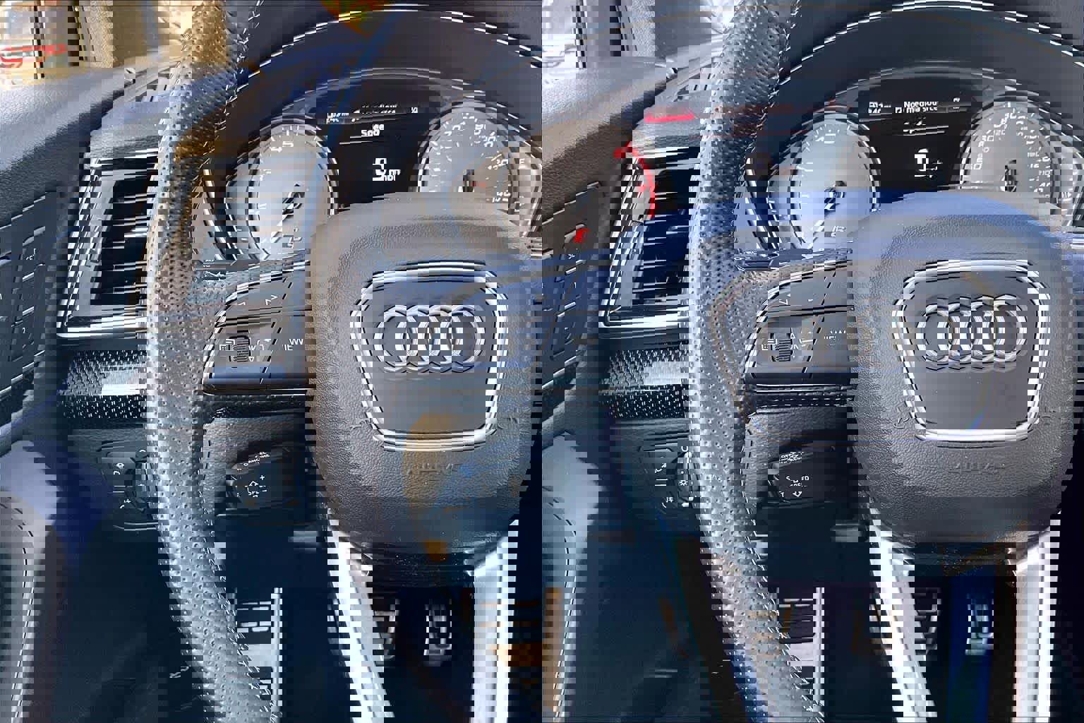 Used 2022 Audi SQ5 Premium image 23